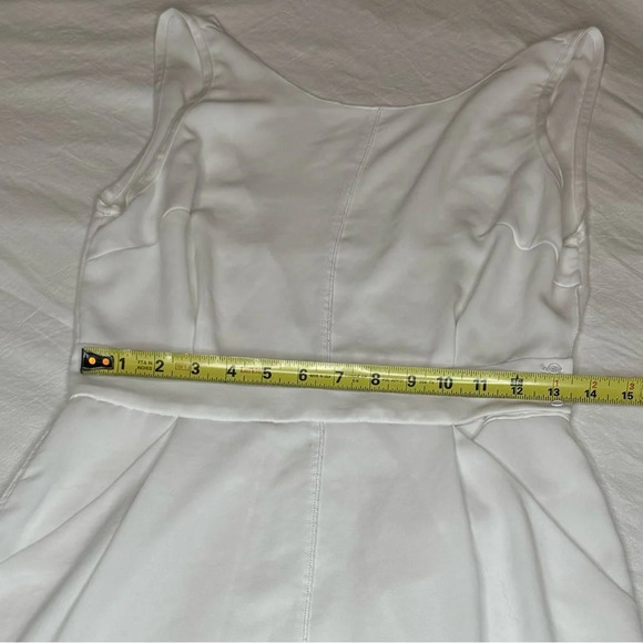 Wilfred Aritzia classic elegant white dress with a V neckline Size S pockets - Picture 6 of 12